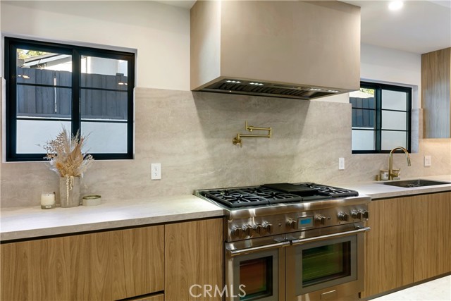 Detail Gallery Image 73 of 75 For 22269 Avenue San Luis, Woodland Hills,  CA 91364 - 5 Beds | 5/1 Baths