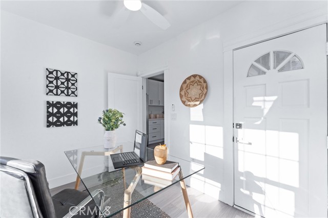 765 Loma Avenue, Long Beach CA: https://media.crmls.org/medias/e01b9436-1398-41b8-821f-fe93271810db.jpg