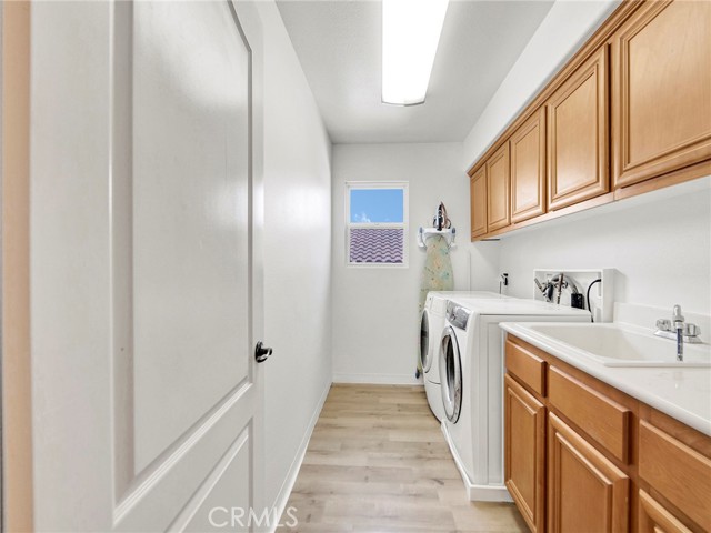 Detail Gallery Image 28 of 43 For 28346 Linda Vista, Canyon Country,  CA 91387 - 6 Beds | 3 Baths