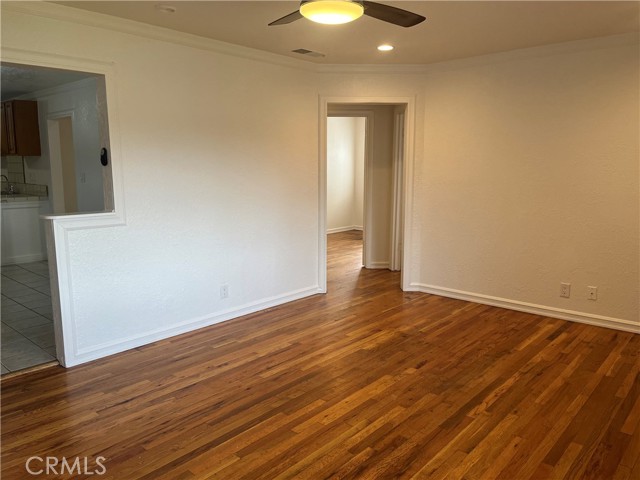 Detail Gallery Image 4 of 46 For 1020 W 24th St, Merced,  CA 95340 - 5 Beds | 1/1 Baths