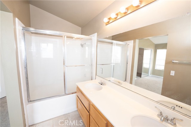 Detail Gallery Image 23 of 39 For 323 Camden Ct, Corona,  CA 92879 - 3 Beds | 2/1 Baths