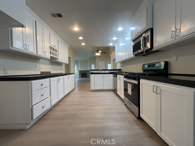 9263 Owari Lane, Riverside CA: https://media.crmls.org/medias/e01dc8fa-1b16-4537-9daa-00239ade02e2.jpg