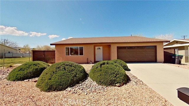 Detail Gallery Image 1 of 32 For 38553 4th St, Palmdale,  CA 93550 - 3 Beds | 2 Baths