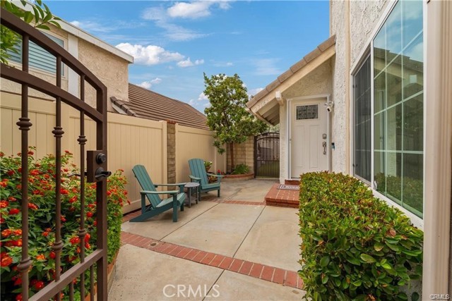 Detail Gallery Image 2 of 23 For 27065 Rio Prado Dr, Valencia,  CA 91354 - 4 Beds | 3 Baths