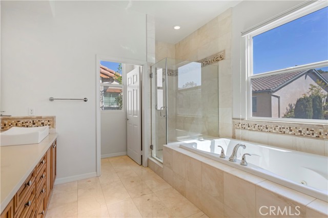 Detail Gallery Image 33 of 43 For 5678 Como Circle, Woodland Hills,  CA 91367 - 5 Beds | 3/1 Baths