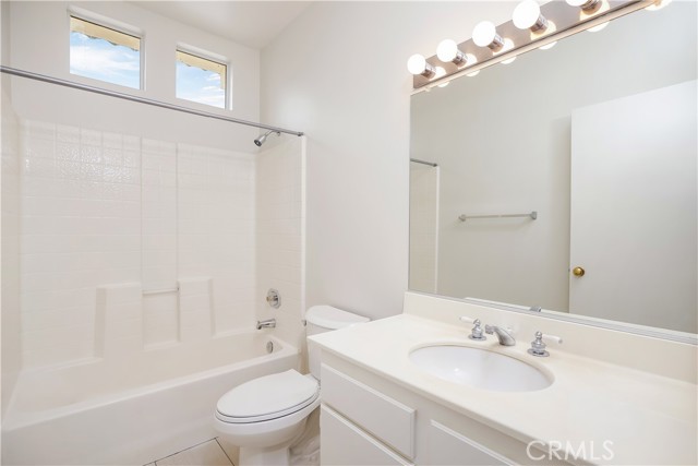 Detail Gallery Image 16 of 30 For 115 Santa Barbara Ct, Lake Forest,  CA 92610 - 2 Beds | 2 Baths