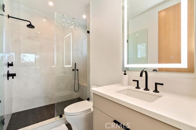 Detail Gallery Image 33 of 44 For 5347 Natick Ave, Sherman Oaks,  CA 91411 - 5 Beds | 5/1 Baths