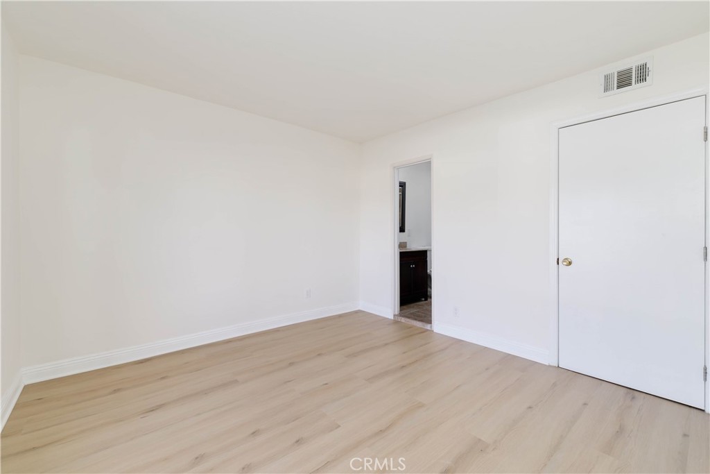 MLS #WS25267882 image #12