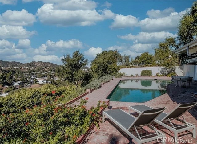 Detail Gallery Image 22 of 22 For 3551 Westfall Dr, Encino,  CA 91436 - 4 Beds | 2/2 Baths