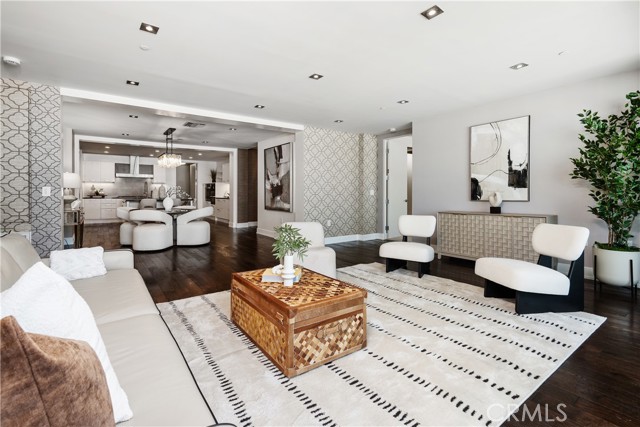 Detail Gallery Image 6 of 24 For 432 N Oakhurst Dr #503,  Beverly Hills,  CA 90210 - 2 Beds | 2/1 Baths