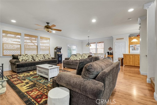 Detail Gallery Image 3 of 25 For 28301 Bern Ln, Lake Arrowhead,  CA 92352 - 4 Beds | 3 Baths