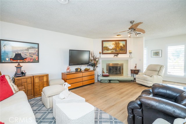 Detail Gallery Image 16 of 42 For 40480 Melrose Ave, Hemet,  CA 92545 - 3 Beds | 2/1 Baths