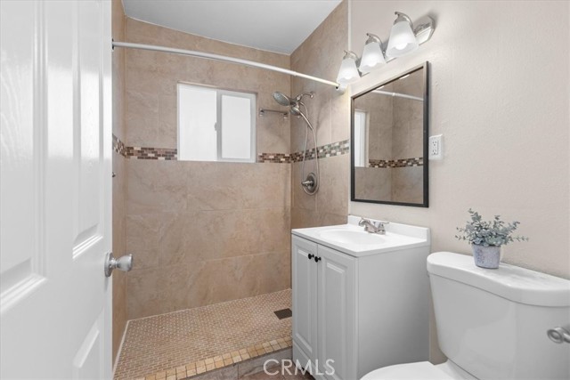 32768 Navajo Trail, Cathedral City CA: https://media.crmls.org/medias/e0214694-b56a-4e25-8adb-02da2e89d509.jpg