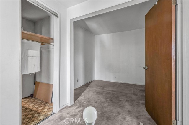 939 White Knoll Drive, Los Angeles CA: https://media.crmls.org/medias/e0218f56-d3f6-42db-8def-667c687947bc.jpg