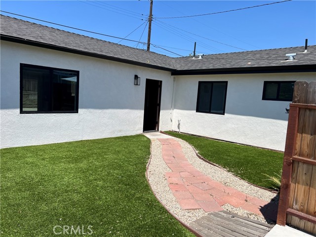 8129 Radford Avenue, North Hollywood CA: https://media.crmls.org/medias/e0219836-fb62-41d8-b045-1d981b8630da.jpg
