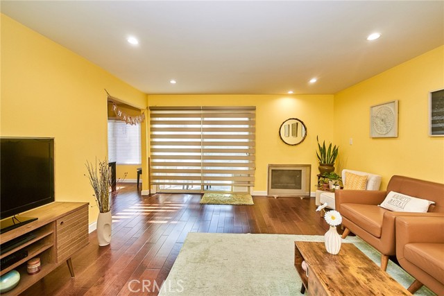 531 Juniper Way, La Habra CA: https://media.crmls.org/medias/e021bc24-22f4-47ff-a5f0-4a0264d8db5d.jpg