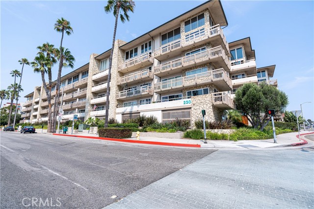 Detail Gallery Image 24 of 34 For 230 S Catalina Ave #303,  Redondo Beach,  CA 90277 - 2 Beds | 2 Baths