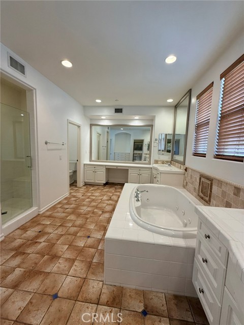 Detail Gallery Image 26 of 42 For 3 New Dawn, Irvine,  CA 92620 - 5 Beds | 5/1 Baths