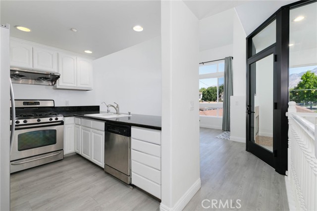 Detail Gallery Image 11 of 32 For 7266 Jackson Pl #3,  San Gabriel,  CA 91775 - 4 Beds | 5 Baths