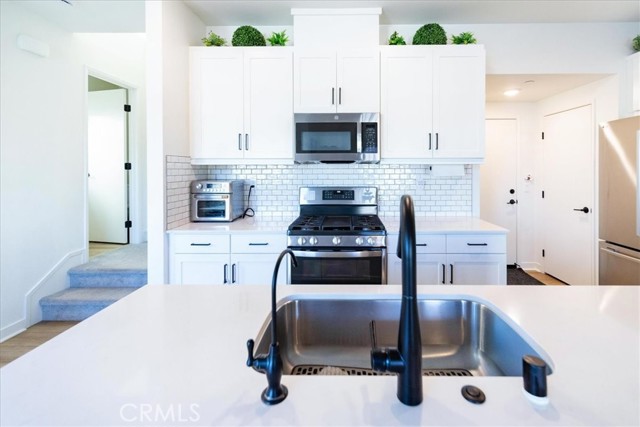 35246 Blossom, Fallbrook CA: https://media.crmls.org/medias/e0221add-1bcf-42fd-8395-fbeb235ec824.jpg