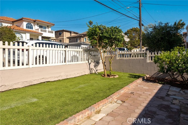 Detail Gallery Image 35 of 37 For 1920 Ruhland Ave a,  Redondo Beach,  CA 90278 - 3 Beds | 2 Baths