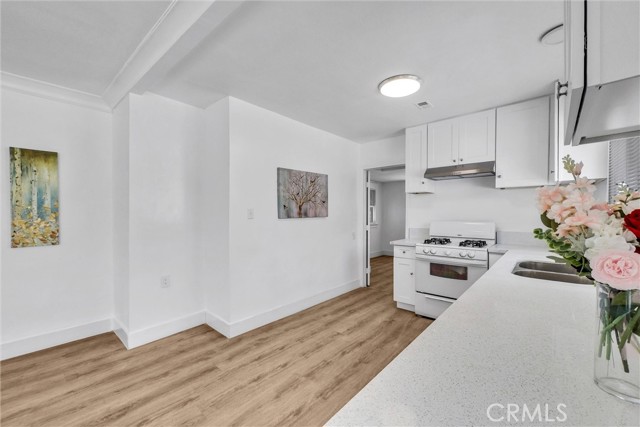 820 S Van Ness Avenue, Santa Ana CA: https://media.crmls.org/medias/e022263f-257c-466d-a67e-91ad11099524.jpg