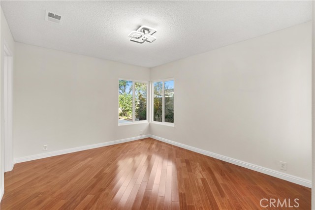 Detail Gallery Image 11 of 37 For 30 Entrada, Irvine,  CA 92620 - 4 Beds | 2/1 Baths