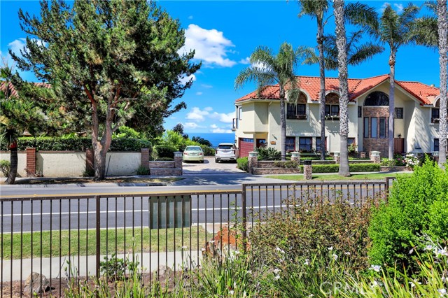 27076 Mill Pond W Road, Dana Point CA: https://media.crmls.org/medias/e0230b9d-334a-44d0-9981-6a06bf1ff66b.jpg