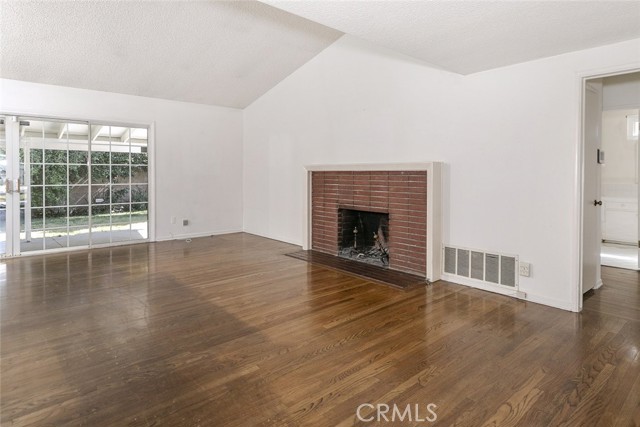 Detail Gallery Image 11 of 33 For 13727 Leadwell St, Van Nuys,  CA 91405 - 3 Beds | 1/1 Baths