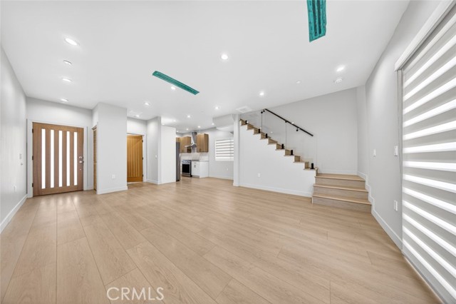 Detail Gallery Image 3 of 31 For 8334 Calvin Ave, Northridge,  CA 91324 - 2 Beds | 3 Baths