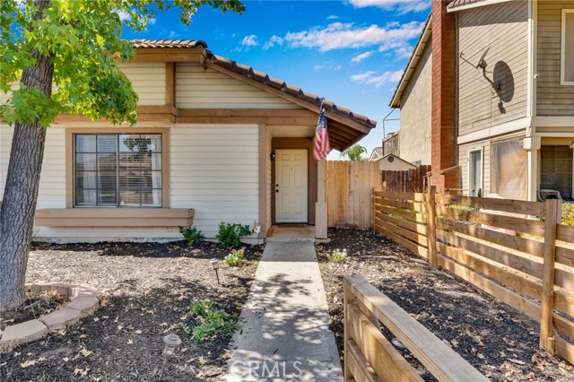 Detail Gallery Image 3 of 30 For 23865 Parkland Ave, Moreno Valley,  CA 92557 - 3 Beds | 2 Baths