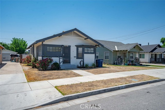 1715 Cherry Street, Bakersfield CA: https://media.crmls.org/medias/e0240219-727f-46e1-ba54-e4bfd665fe39.jpg