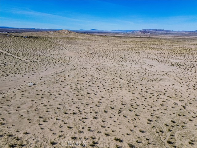 Detail Gallery Image 10 of 37 For 76100 2 Mile Rd, Twentynine Palms,  CA 92277 - – Beds | – Baths