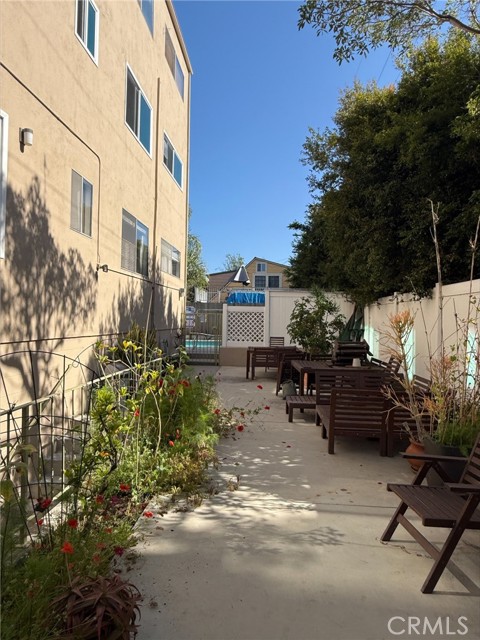 Detail Gallery Image 17 of 25 For 345 Wisconsin Ave #104,  Long Beach,  CA 90814 - 2 Beds | 2 Baths