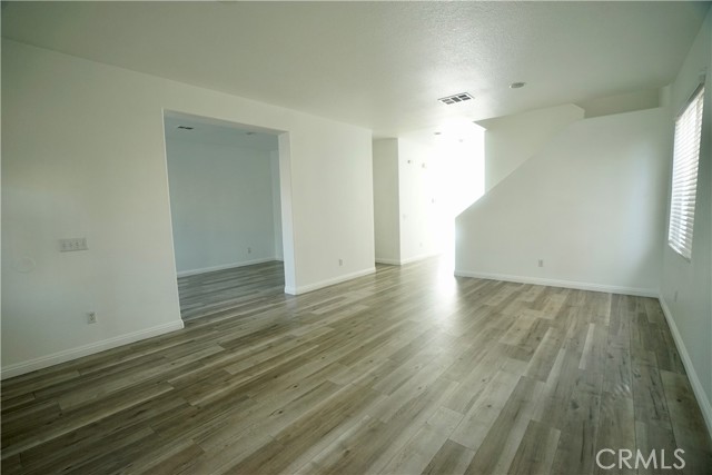 Detail Gallery Image 4 of 66 For 14001 Jockey Ln, Victorville,  CA 92394 - 4 Beds | 3 Baths