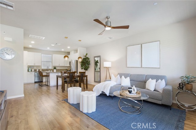 Detail Gallery Image 5 of 37 For 2651 W Lincoln Ave #40,  Anaheim,  CA 92801 - 3 Beds | 2/1 Baths
