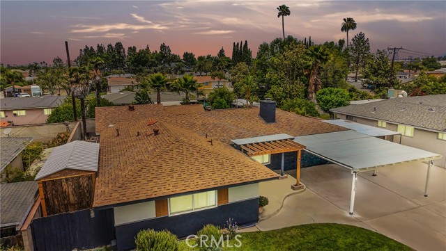 8975 Driftwood Dr, Riverside CA: https://media.crmls.org/medias/e026c106-09d2-4123-9322-be1ea00c32a9.jpg