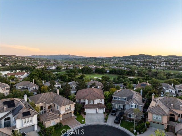 2 Kennedy Court, Coto de Caza CA: https://media.crmls.org/medias/e026d1aa-863c-4fd5-854e-2f6263fafedd.jpg