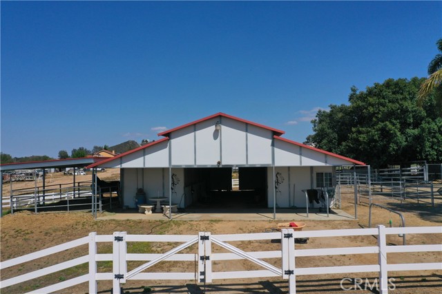 17470 Vanderhill Circle, Perris CA: https://media.crmls.org/medias/e026f3d5-a04d-47df-9389-906965340129.jpg