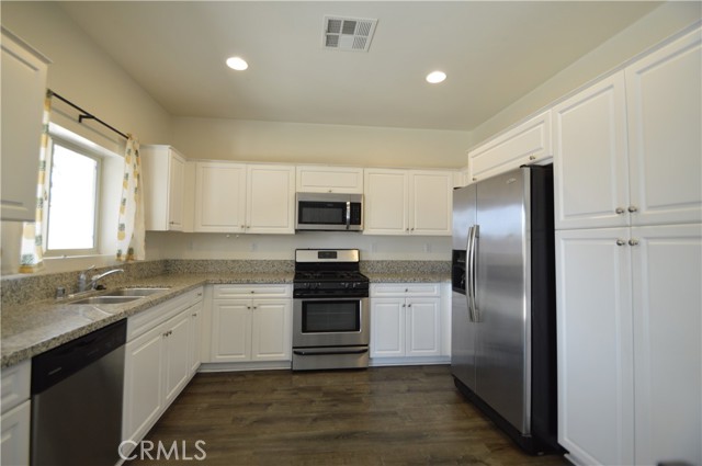 Detail Gallery Image 7 of 36 For 7064 Sweetleaf, Fontana,  CA 92336 - 4 Beds | 2/1 Baths