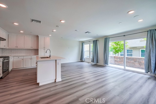 Detail Gallery Image 4 of 33 For 7155 Citrus Ave #376,  Fontana,  CA 92336 - 3 Beds | 2/1 Baths