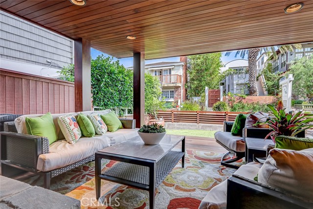 436 32nd St., Manhattan Beach CA: https://media.crmls.org/medias/e027a96a-5032-438c-a66d-8d715378dec8.jpg