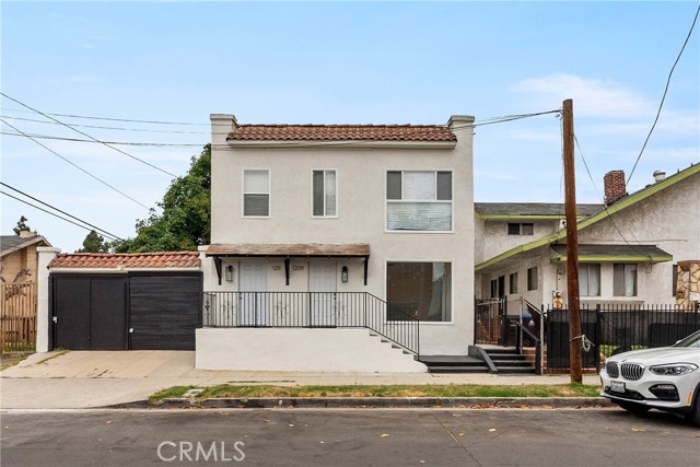 1209 W 40th Place, Los Angeles CA: https://media.crmls.org/medias/e027edc1-63cd-4665-a0f4-dbf7724d6a19.jpg