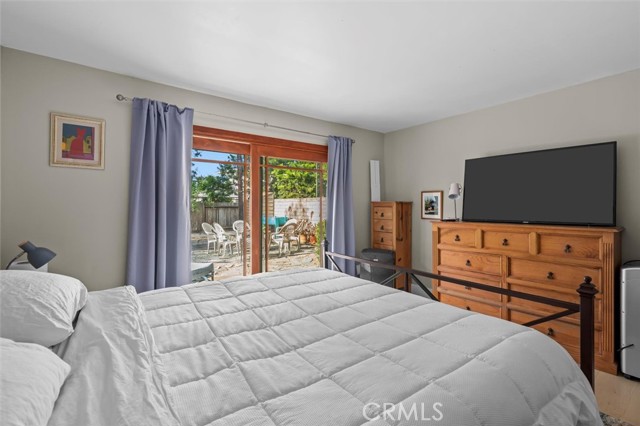 1101 Ysabel Street, Redondo Beach CA: https://media.crmls.org/medias/e028571d-078e-48d4-88fd-9ad28018d660.jpg