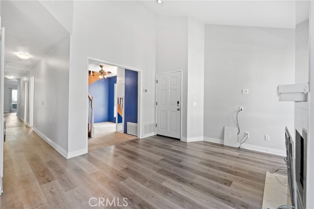 Detail Gallery Image 7 of 28 For 24 Seaside, Newport Beach,  CA 92663 - 2 Beds | 2 Baths