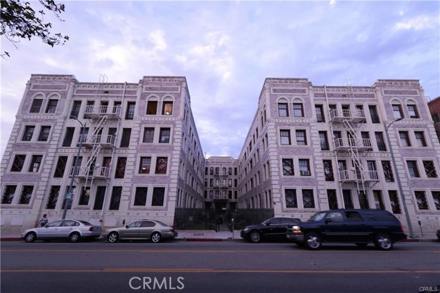 Detail Gallery Image 1 of 26 For 2121 James M Wood Bld #221,  Los Angeles,  CA 90006 - 0 Beds | 1 Baths