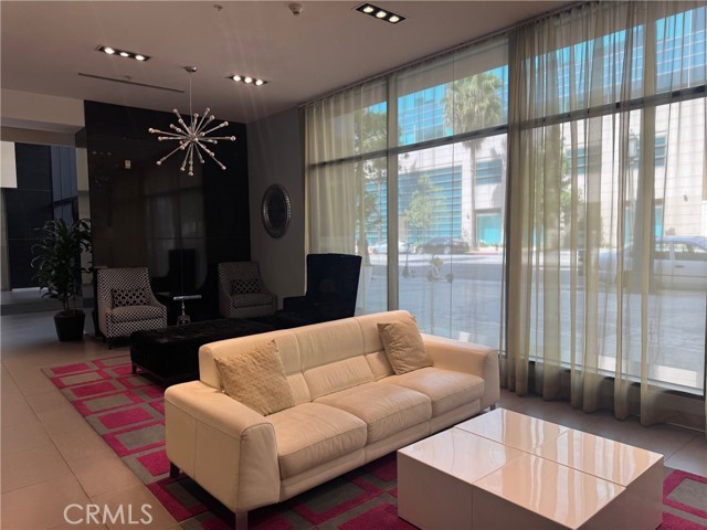 Detail Gallery Image 4 of 24 For 1234 Wilshire, Los Angeles,  CA 90017 - 1 Beds | 1 Baths