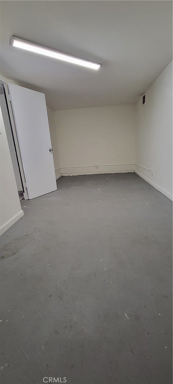 4251 W Sarah Street, Burbank CA: https://media.crmls.org/medias/e02a57b4-2cdc-4b64-a16c-2f469d52b55c.jpg