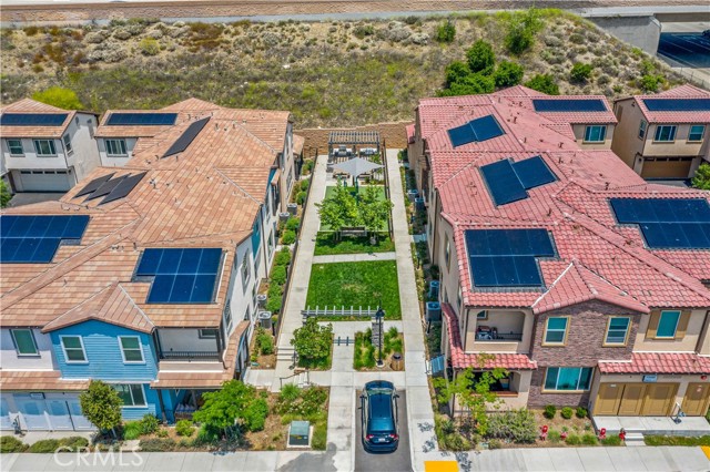 15210 Horizon Street, Fontana CA: https://media.crmls.org/medias/e02b5c9f-ef80-47f6-9a57-582c9508b32b.jpg