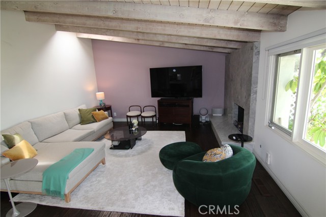 2000 Vista Cajon, Newport Beach CA: https://media.crmls.org/medias/e02bb6b7-7c6a-4a6d-8f40-8e931dec1292.jpg